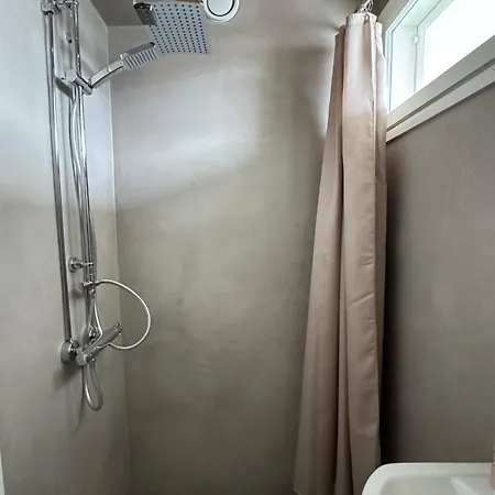 Short In The Center With Free Parking 坦佩雷