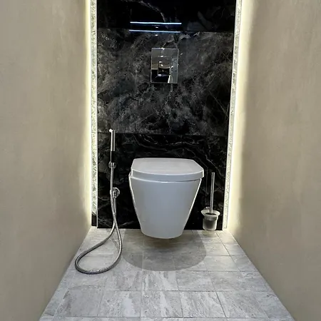 Haemeenpuisto Private & טמפרה